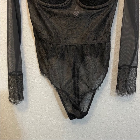 RARE CHANTILLY LACE BODYSUIT TEDDY - Picture 5 of 8